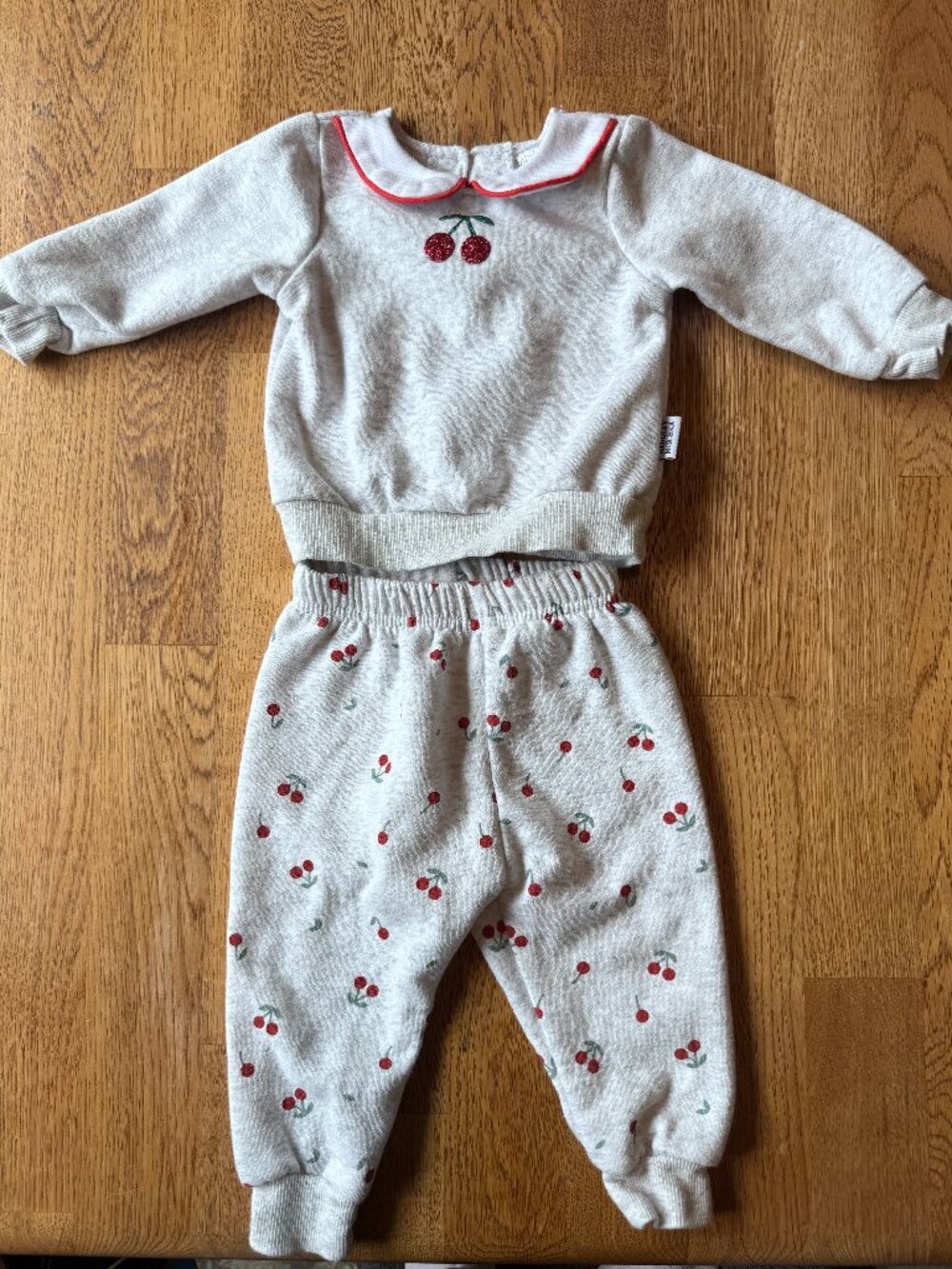 Badgley Mischka Infant Girls Outfit Cherry Pattern Size 3-6 Months